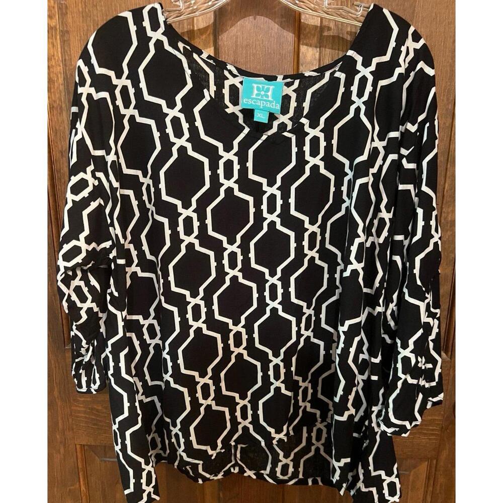 Escapada White Geometric‎ Shape XL Blouse